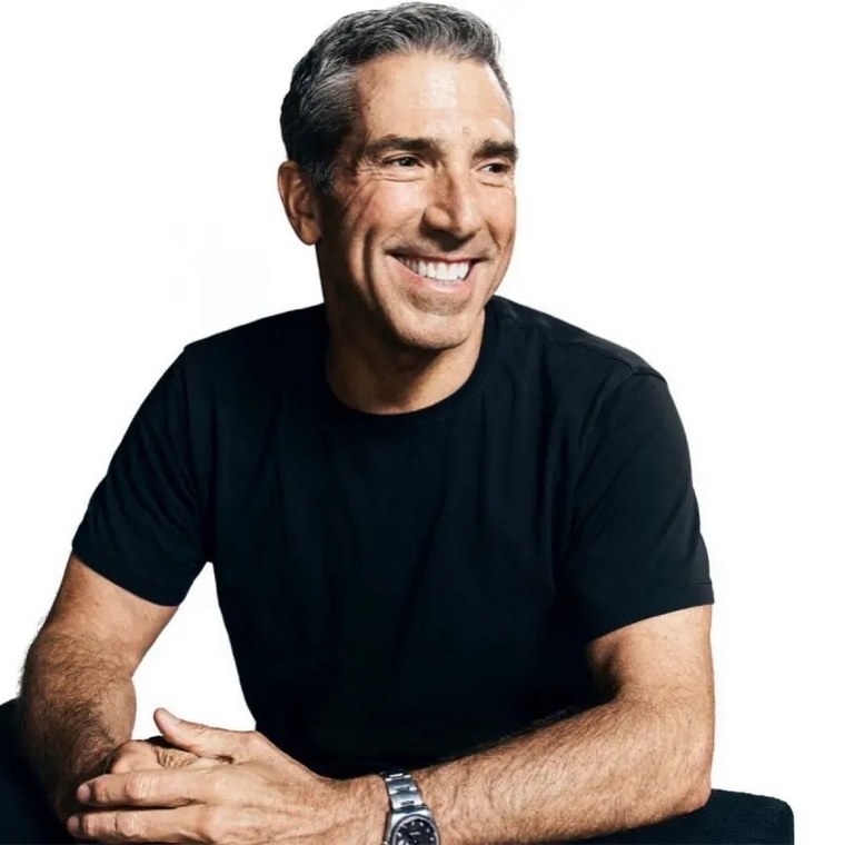 Thomas Carter, Chairman & CEO at Deal Box